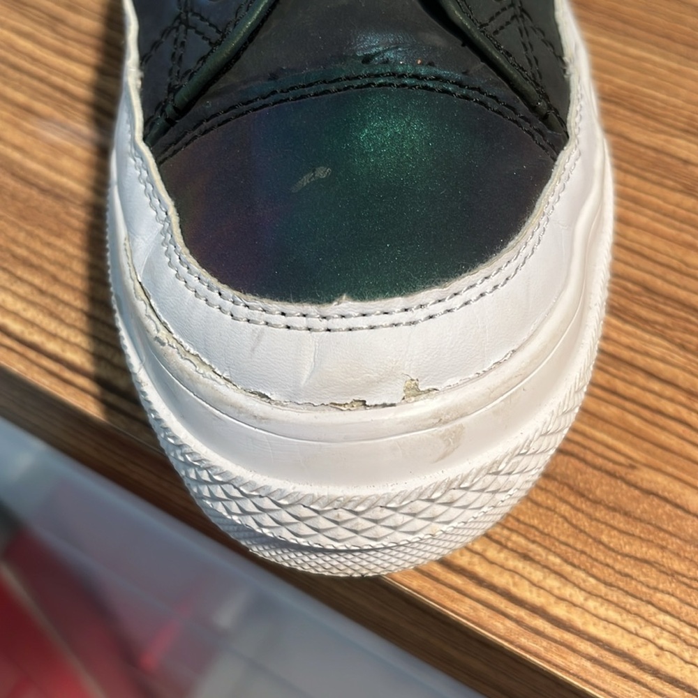 Converse High-Tops in Shimmering Green Purple and Black Unisex - Picture 8 of 8